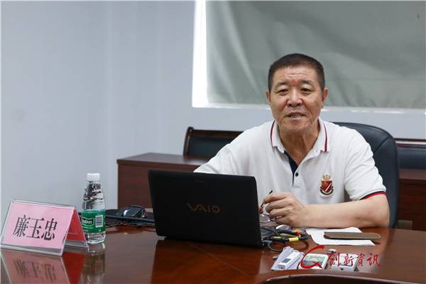 图2.廉玉忠教授..jpg